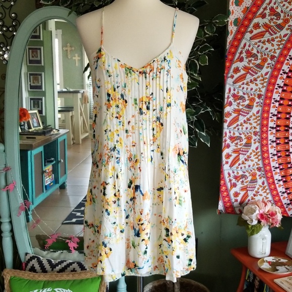 Sanctuary Dresses & Skirts - Sanctuary Spring Ahead Printed Pleated Dress